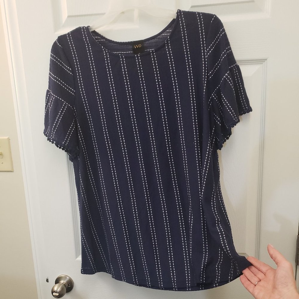 Navy blue with white lines and dots, cap flutter sleeve blouse, SIZE 1X